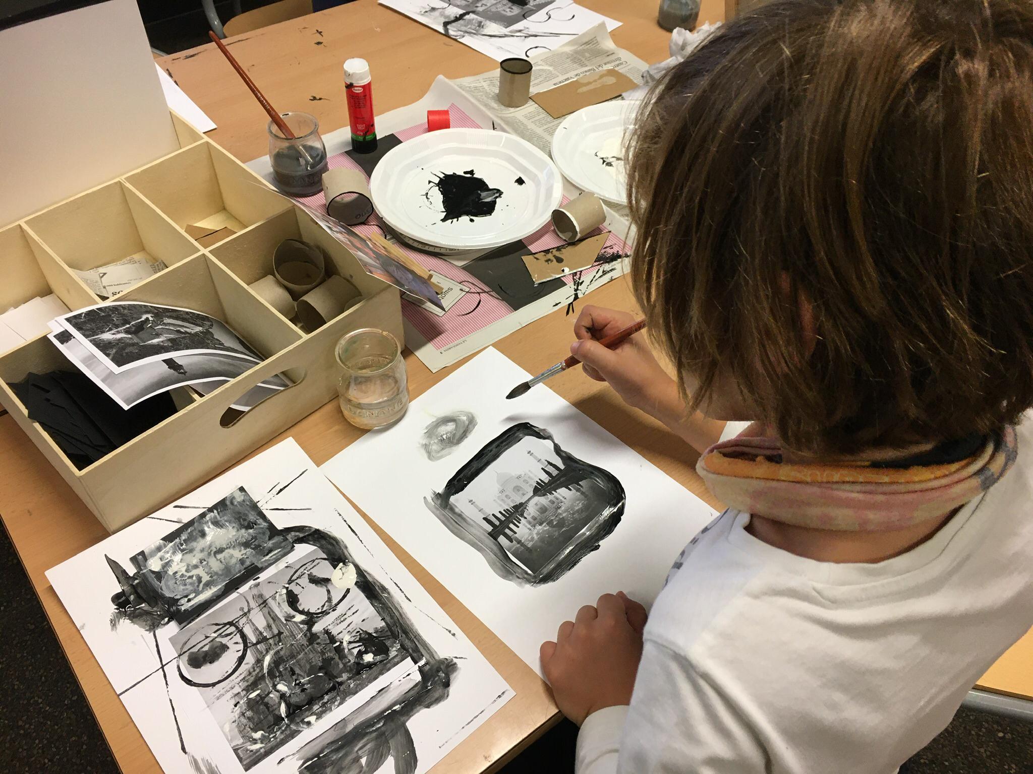  Un centenar d'alumnes de l'Escola Sant Llàtzer participen en el projecte ‘Compartim espais de creació i diàleg artístic’, en col·laboració amb l'Escola d'Art de la Diputació a Tortosa