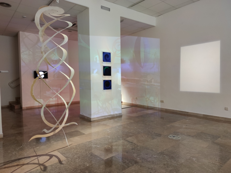 Darrera setmana per visitar l'exposició d'escultures 'lluminoses' de Tom Carr, al Museu d'Art Modern de la Diputació de Tarragona