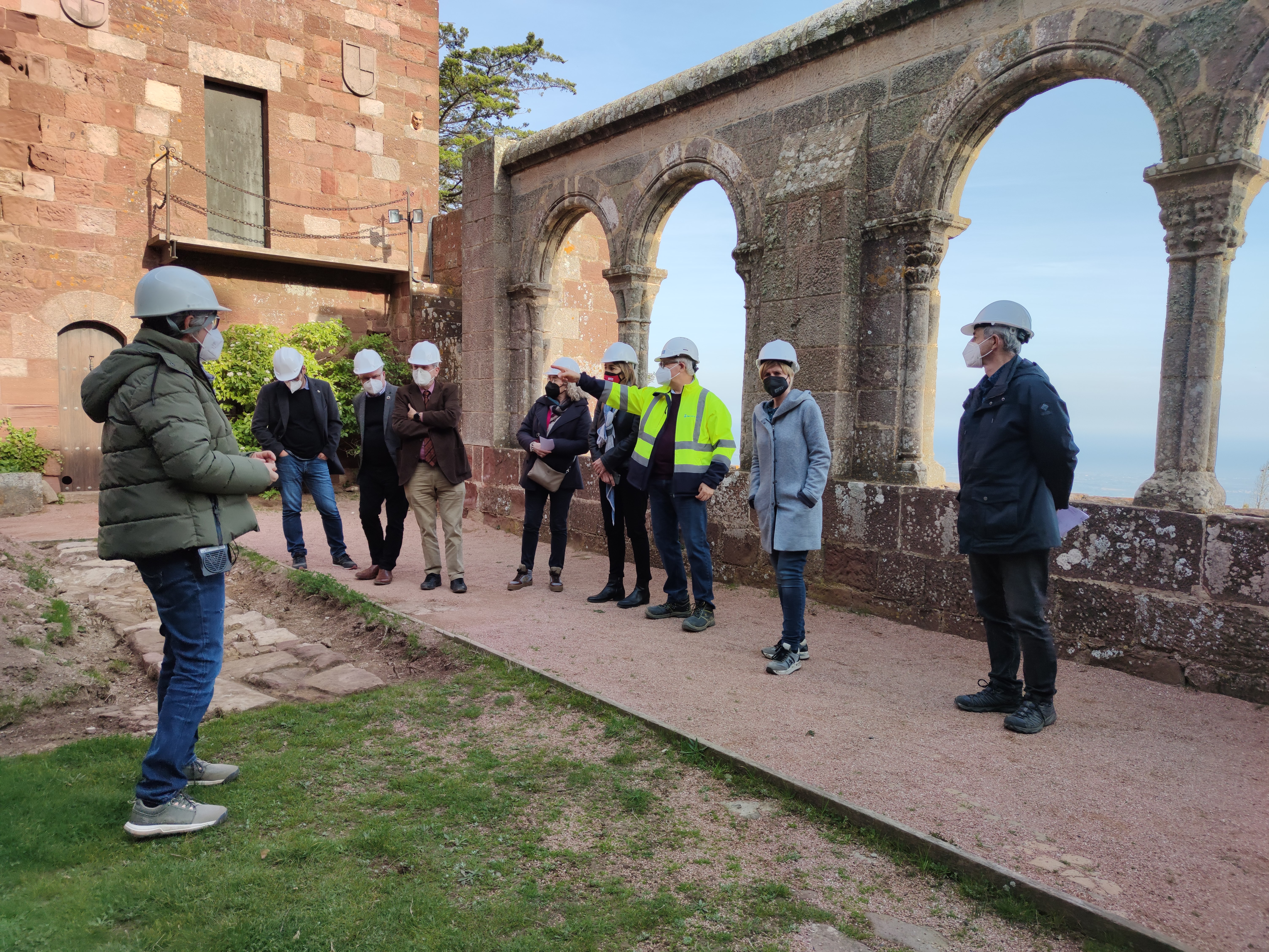 L’inici de les obres de restauració al castell monestir d’Escornalbou posa al descobert importants troballes arqueològiques