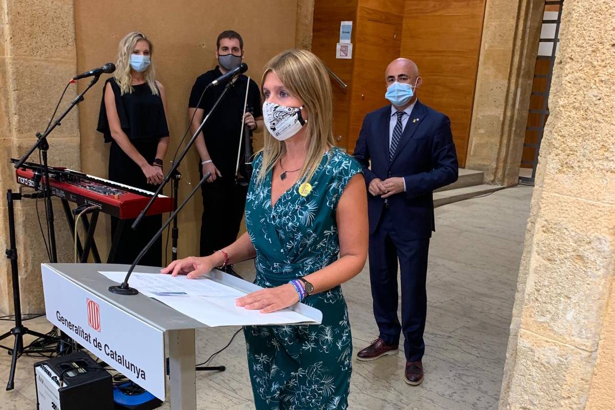 La presidenta de la Diputació fa un reconeixement al món local en l’acte institucional de la Diada Nacional de Catalunya