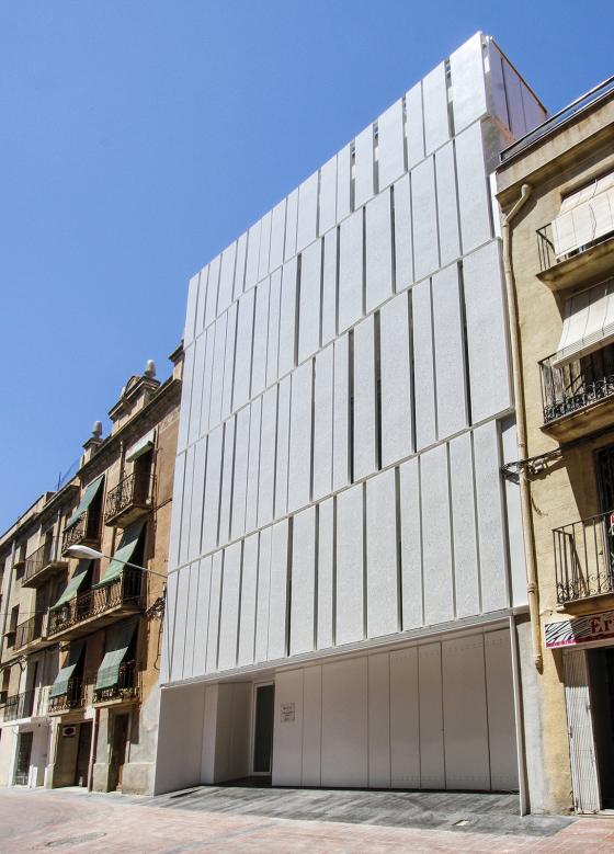 Façana des del carrer de Sant Jaume, accés a l'ECMReus