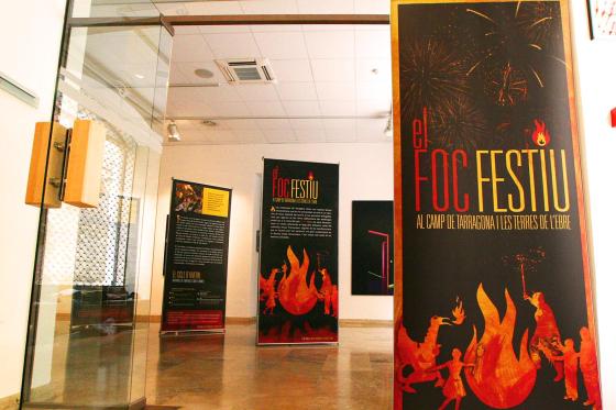 Plafons de l'exposició Foc Festiu