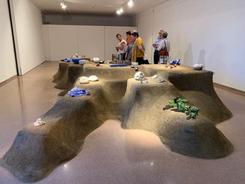Els alumnes de ceràmica de l'Escola d'Art de Tortosa exposen les seves creacions a la mostra col·lectiva "La Mar"