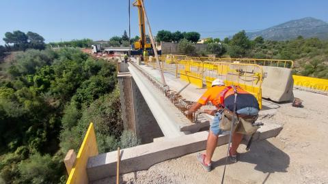 Els treballs al pont permetran augmentar l'amplada d'aquesta infraestructura