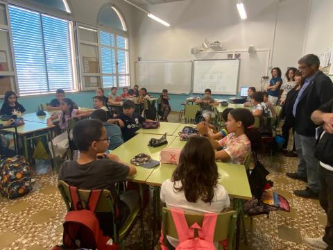 Un moment de la presentació del projecte a l'Escola Ramon i Cajal d'Ulldecona