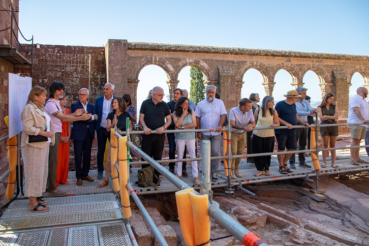 Claustre del Castell Monestir d'Escornalbou