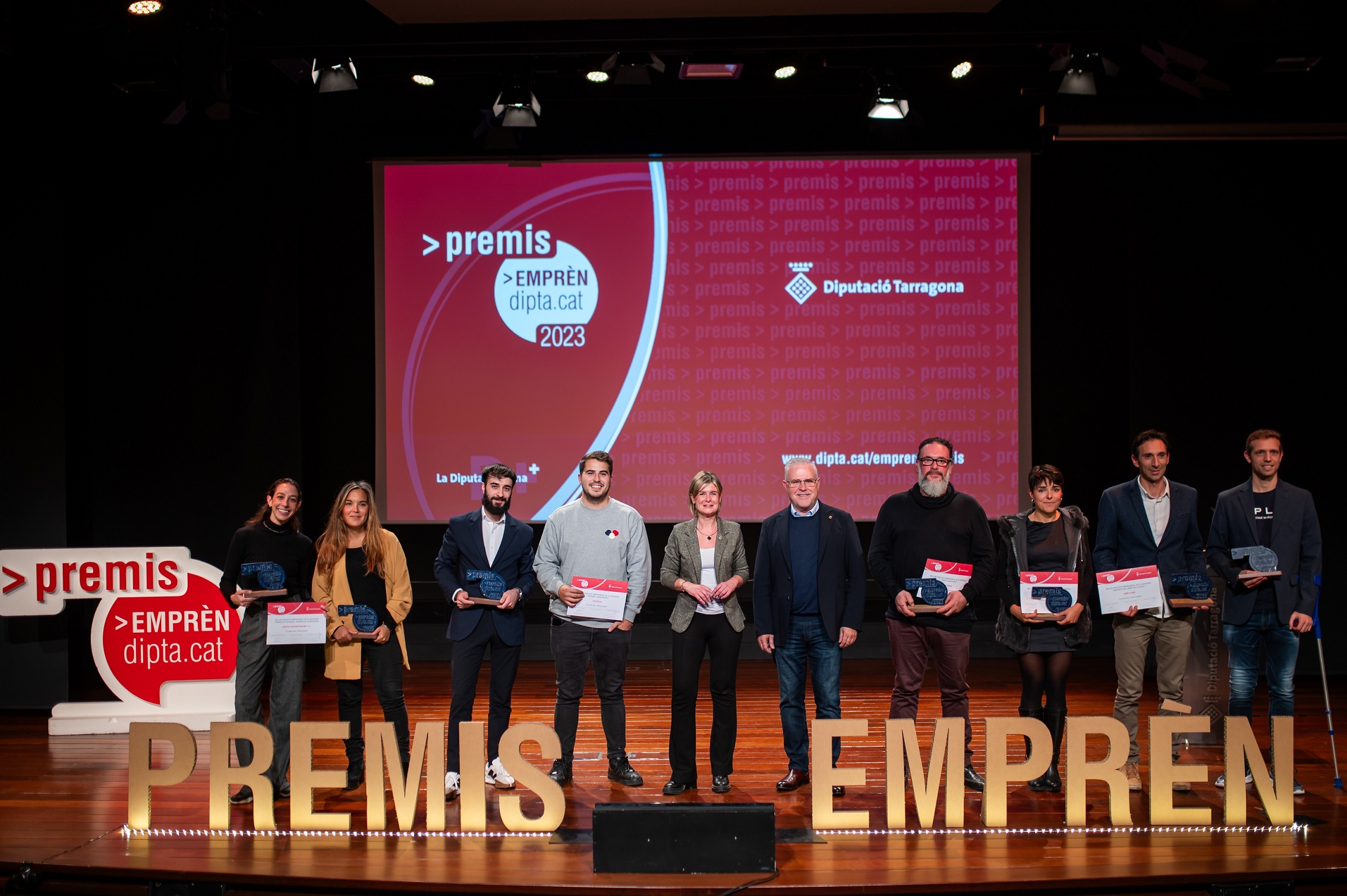 Els set premiats als Premis Emprèn.