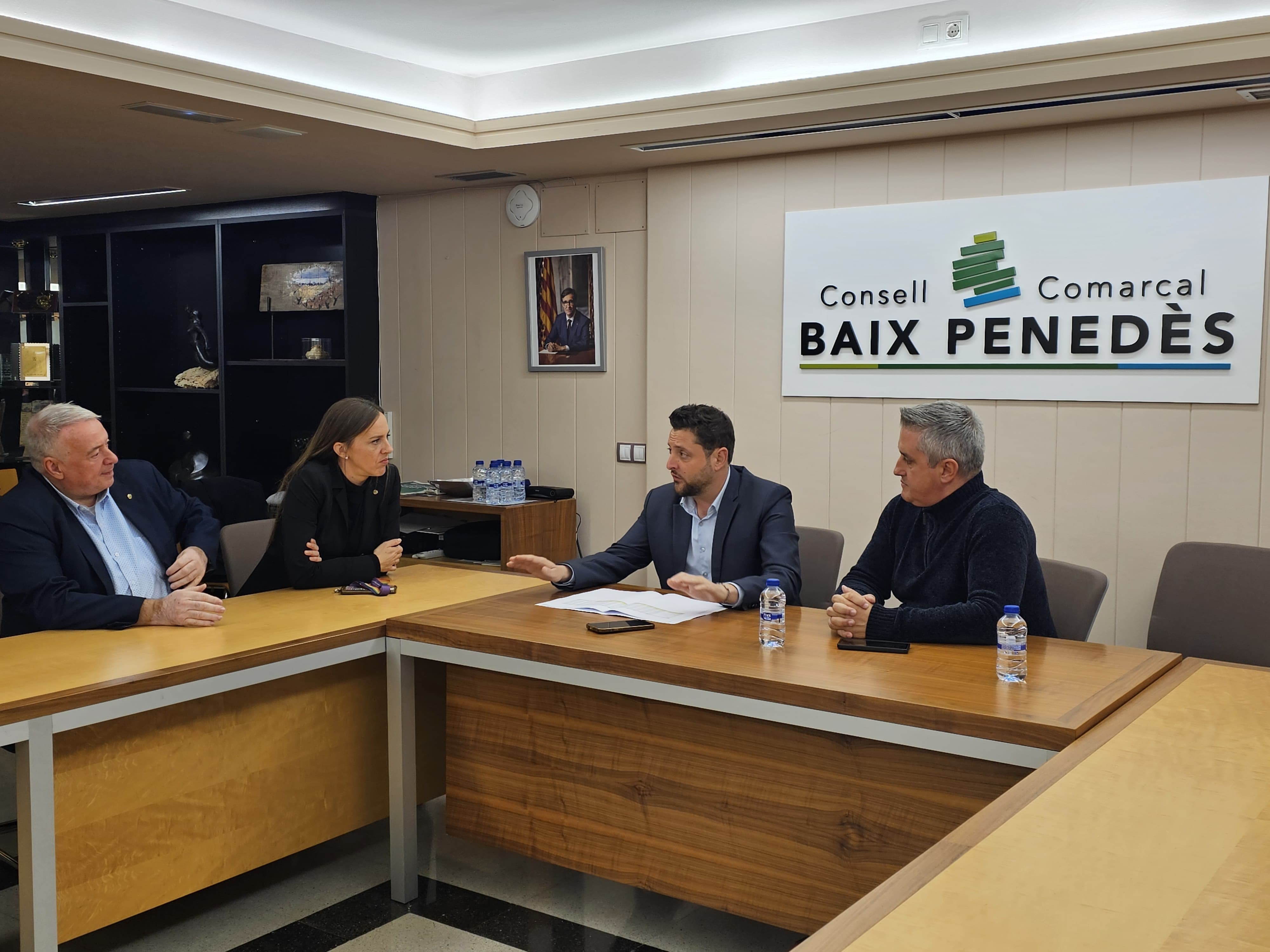 Un moment de la reunió amb el president del Consell Comarcal del Baix Penedès