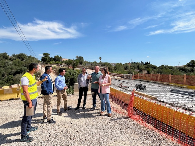 Actualment s'està treballant en l'ampliació del pont, als Reguers