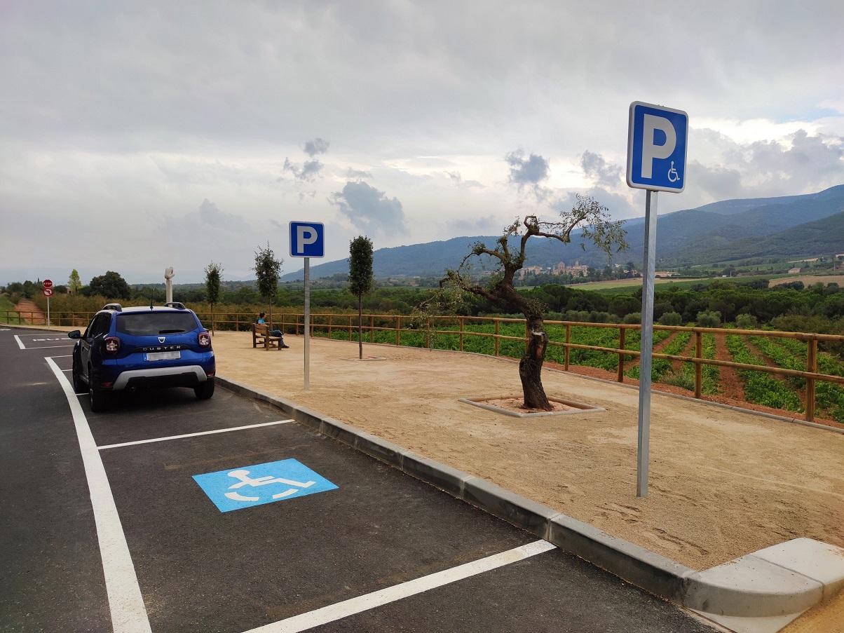 La remodelació de la carretera ha inclòs un mirador panoràmica amb vistes a Poblet