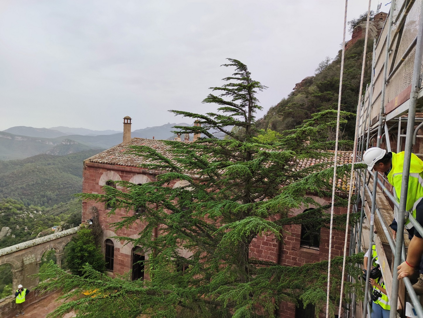 El claustre del castell monestir