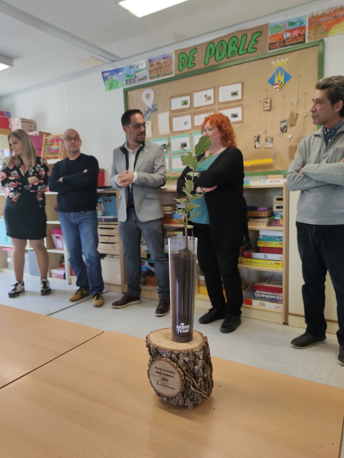 El guardó lliurat a l'escola Sant Roc de Rocafort de Queralt.