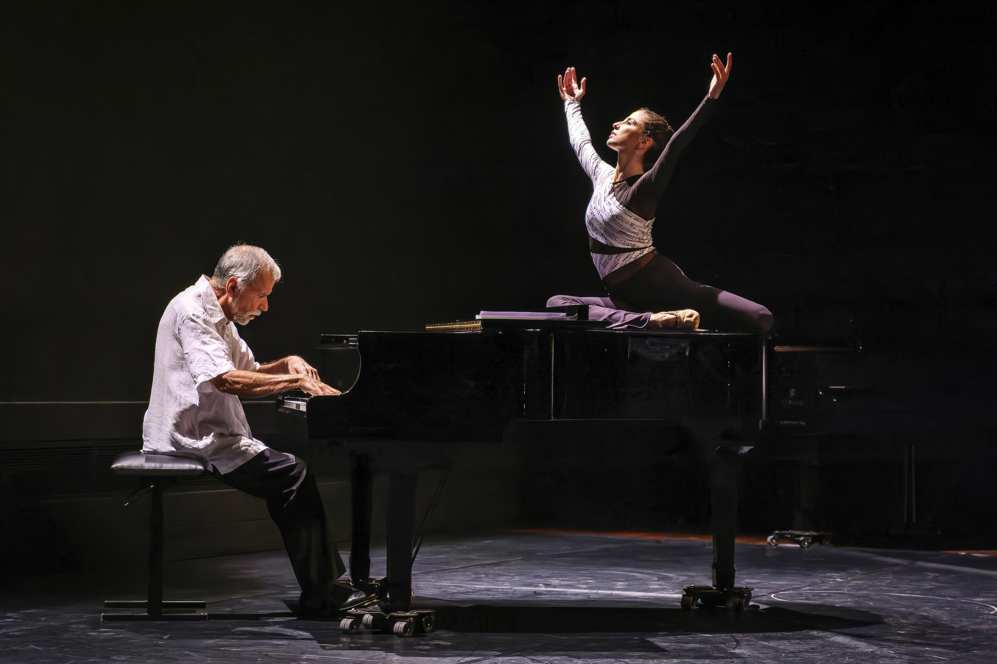 El pianista Josep Colom durant el seu concert a l'Auditori Diputació